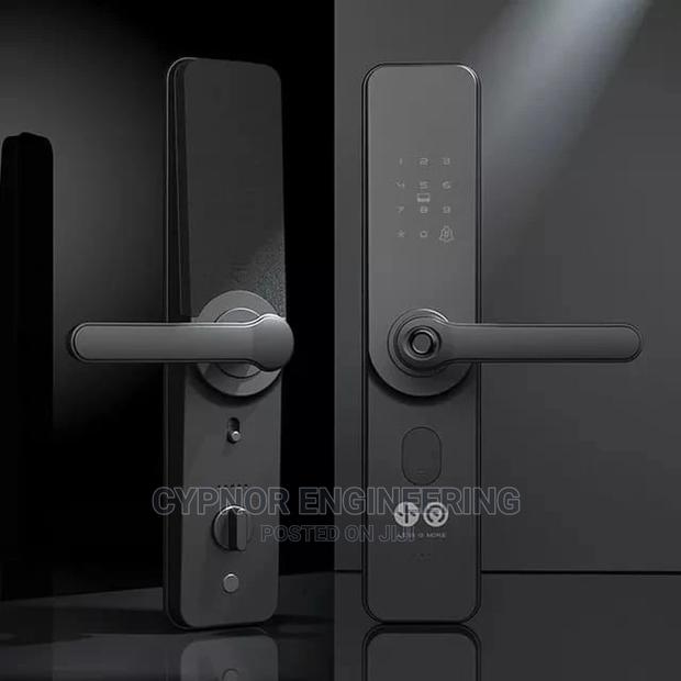 Best Quality Smart Door Lock With Fingerprint and App Unlock