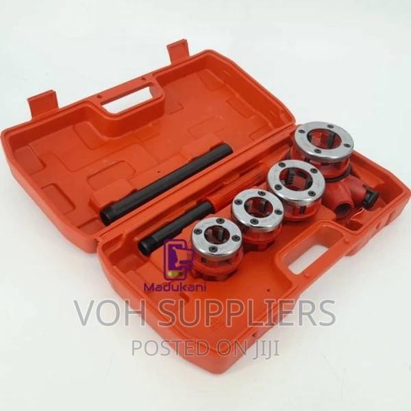 Strong 4PCS Ratchet Die Stock Pipe Thread Kit With Blow Case - main view