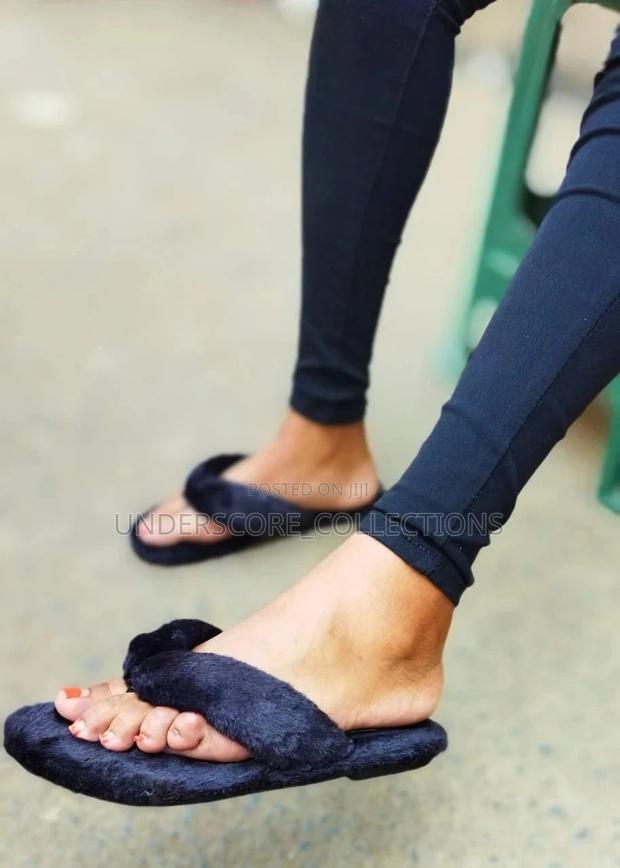 Executive Comfy Fleece Sandals - thumbnail 3