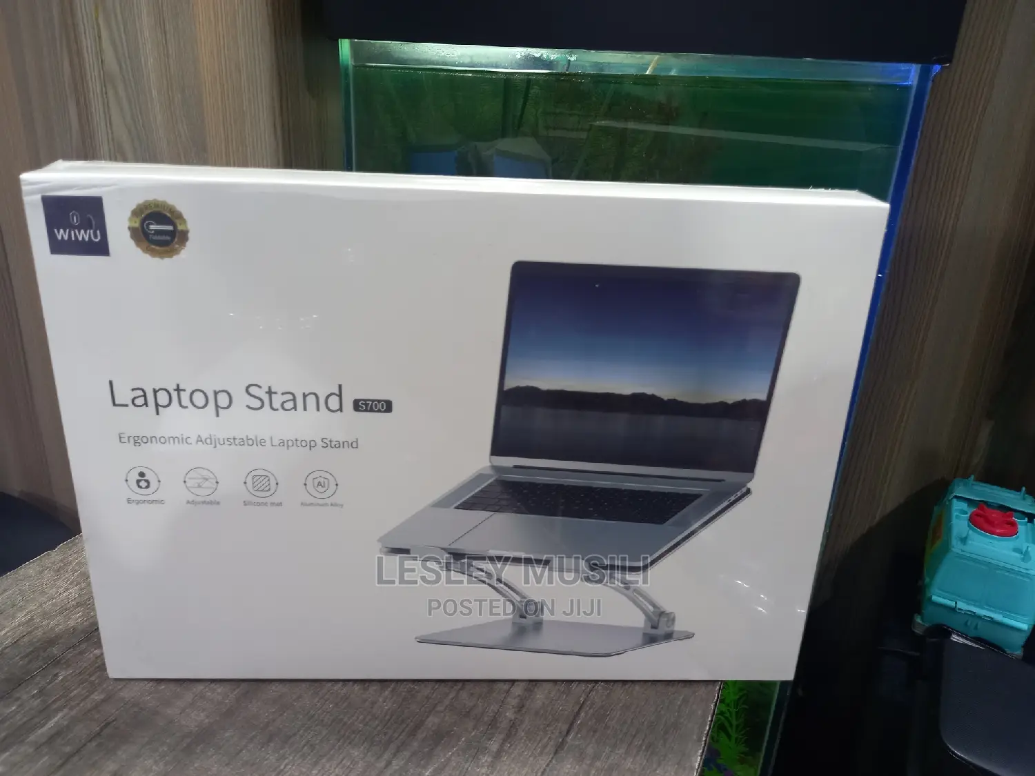 Wivu Laptop Stand