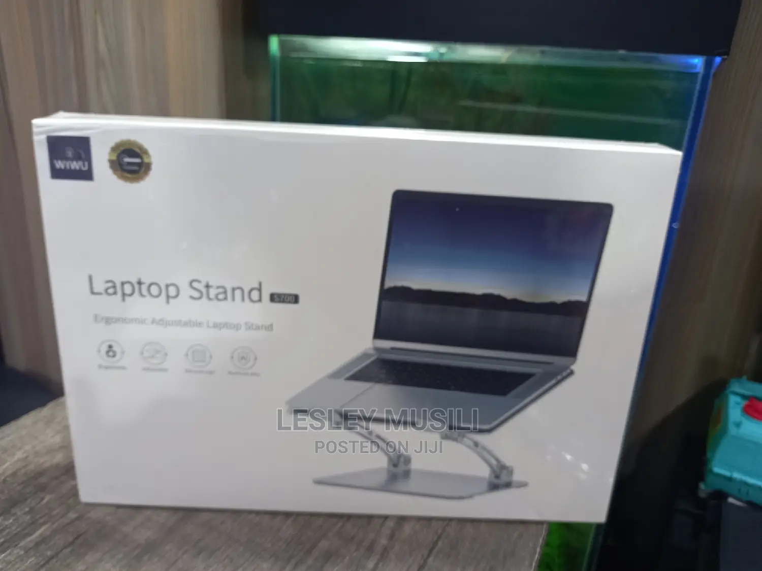 Wivu Laptop Stand