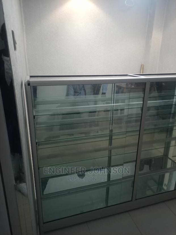 Glass Displays - thumbnail 3