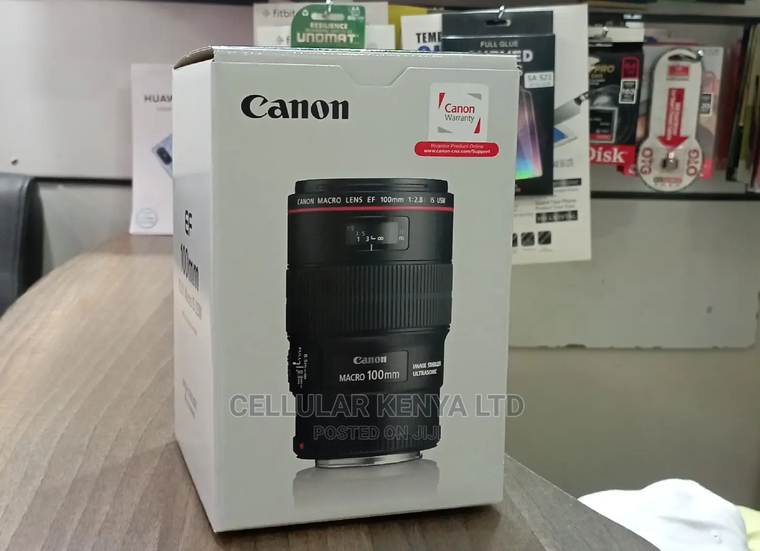 Canon EF 100mm F/2.8l Macro IS USM Lens
