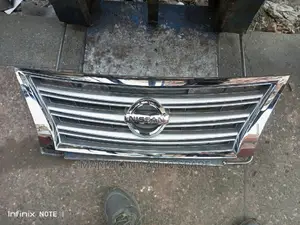 Nissan Slphy 2015 Grill