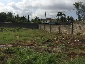 1/2 Acre for Sale in Beachroad Village Estate in Nyali