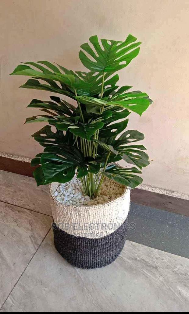 Indoor/ Outdoor Decorative Artificial Plant With Basket