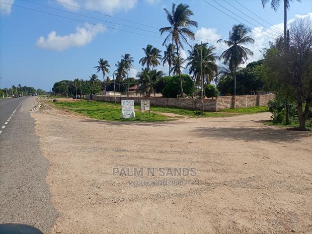 Prime Quarter Acre Plots for You!! - thumbnail 5