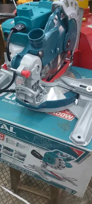 Total 1400W Mitresaw