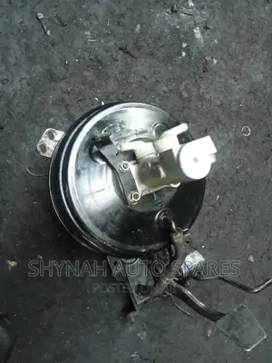 Brake Booster and Master Cylinder Canter 4m40