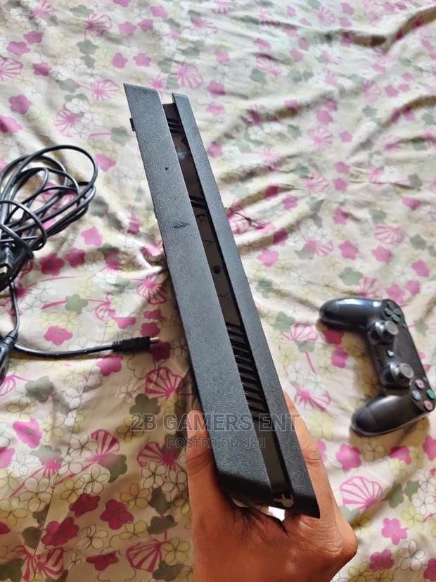 Slim Play Station 4, Rarely Used - thumbnail 3