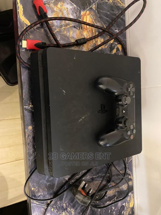 Play Station 4 Slim 10/10 Condition - thumbnail 2