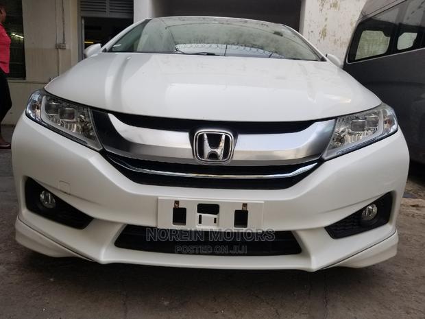 Honda Stream 2014 White - thumbnail 2