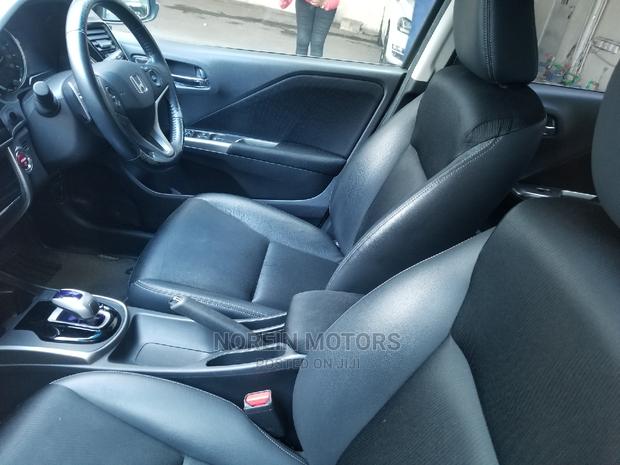 Honda Stream 2014 White - thumbnail 3