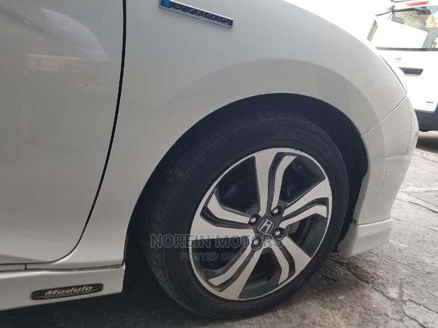 Honda Stream 2014 White - thumbnail 10