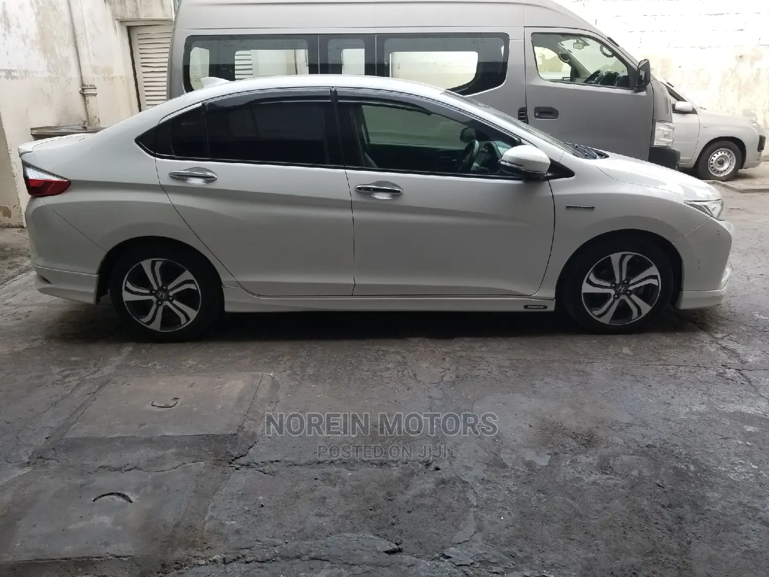 Honda Stream 2014 White