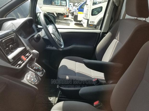 Toyota Voxy 2015 Black - thumbnail 5