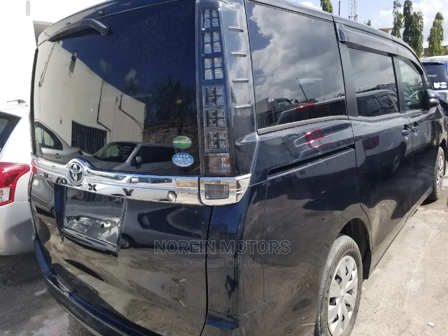 Toyota Voxy 2015 Black
