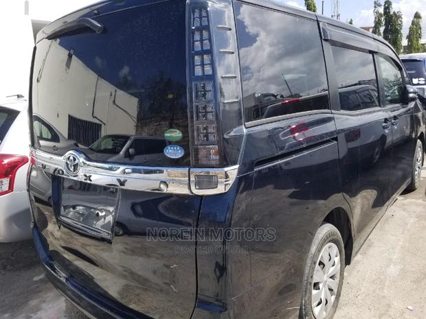 Toyota Voxy 2015 Black - thumbnail 7