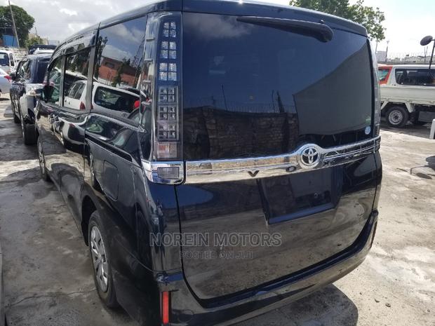Toyota Voxy 2015 Black - thumbnail 8