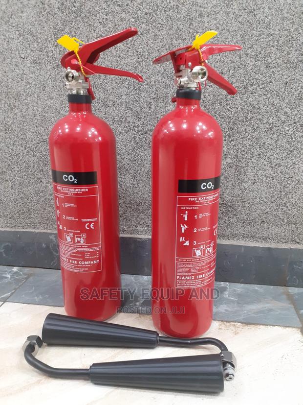 Carbon Dioxide Fire Extinguisher - thumbnail 3
