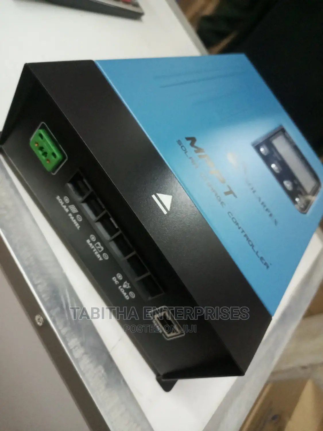 Mppt Solar Charge Controller ( Available)