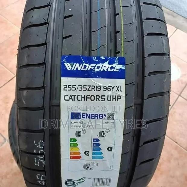 225/35 R19 Windforce Tyre 96Y