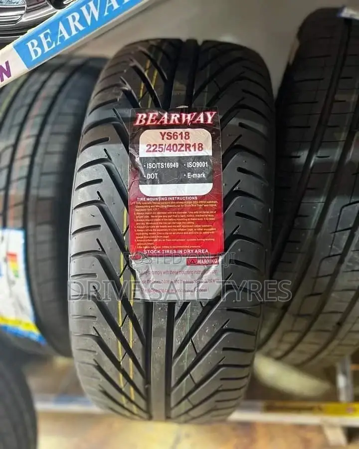 225/40 R18 Bearway Tyre