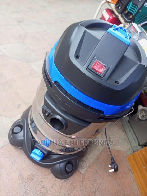 Wet and Dry Vaccum Cleaner - main view