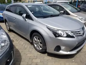 Toyota Avensis 2014 Silver