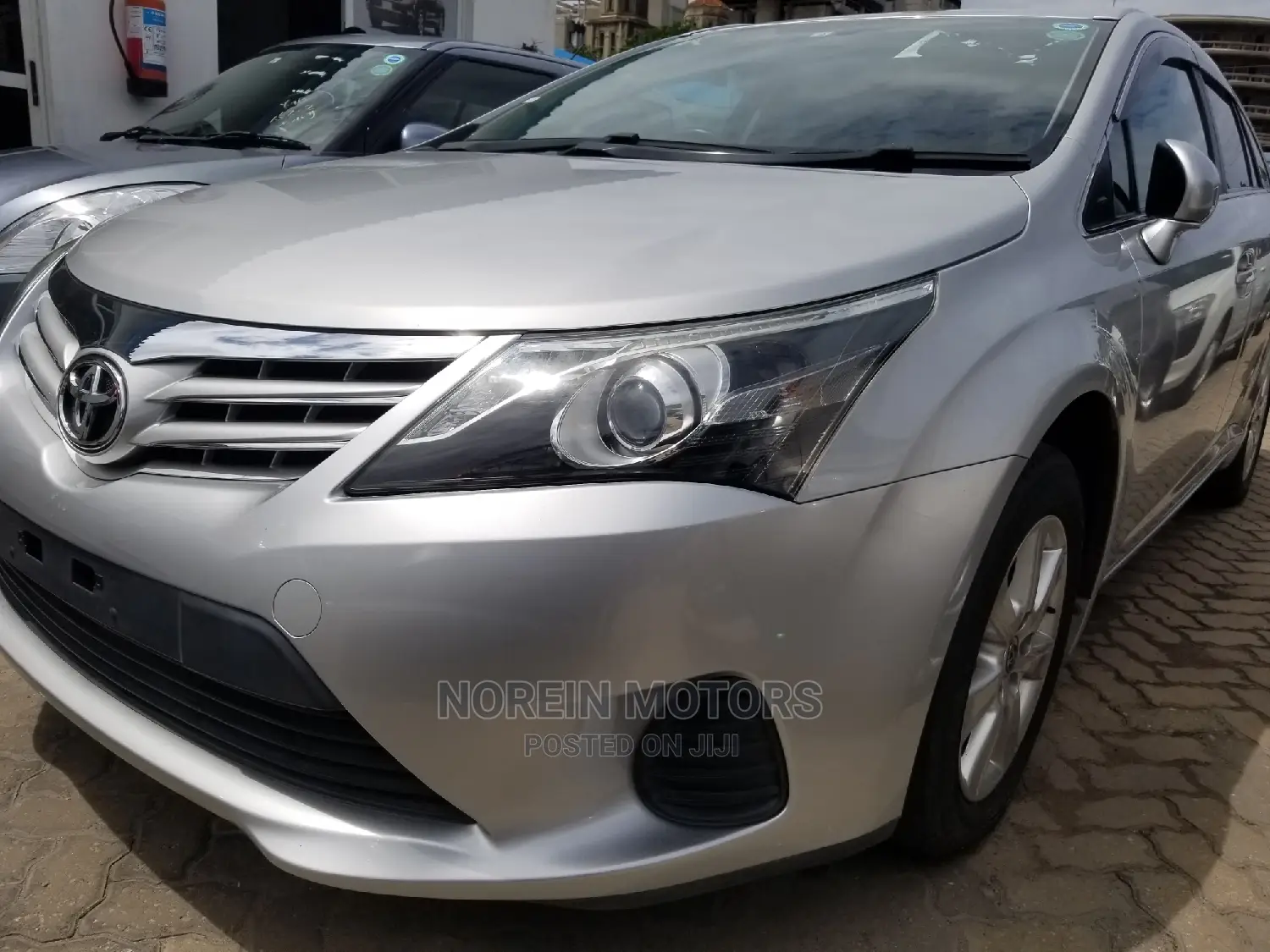 Toyota Avensis 2014 Silver