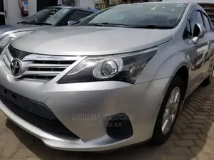 Toyota Avensis 2014 Silver