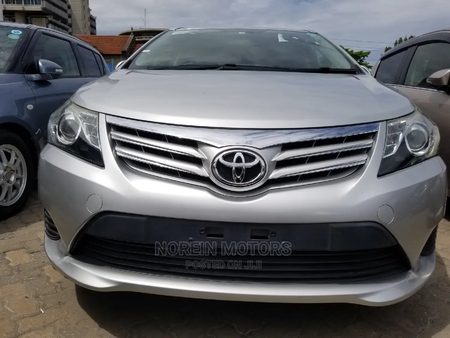 Toyota Avensis 2014 Silver