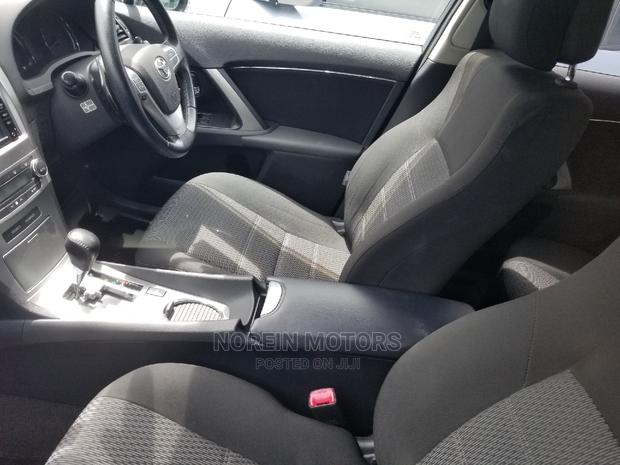 Toyota Avensis 2014 Silver - thumbnail 7