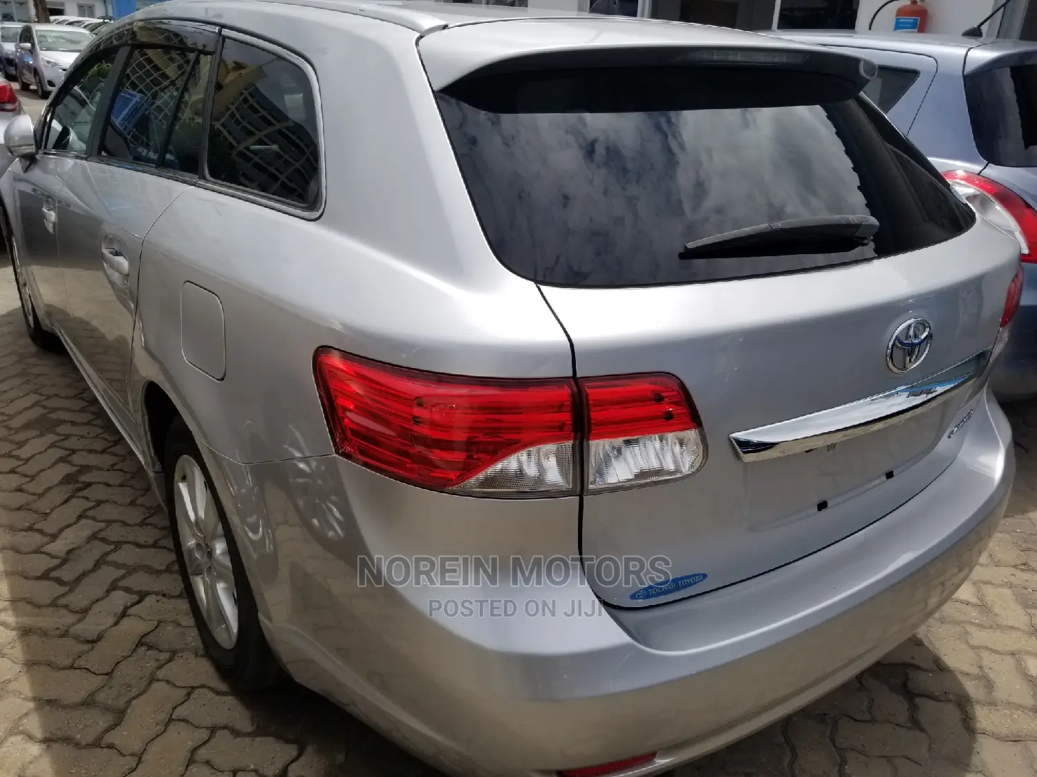 Toyota Avensis 2014 Silver