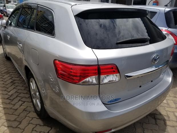 Toyota Avensis 2014 Silver - thumbnail 9