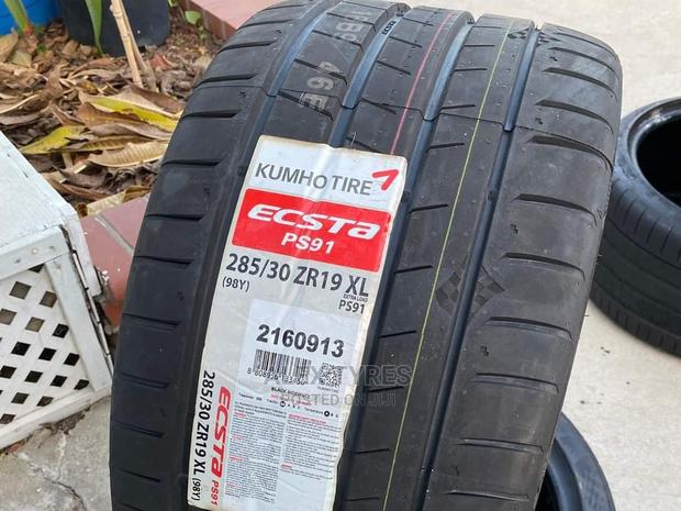 285/30zr19 Xl Kuhmo Tyres Made in Korea
