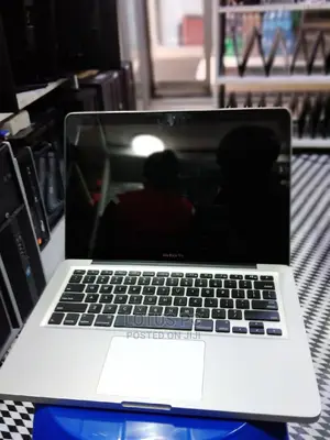 Laptop Apple MacBook Pro 4GB Intel Core I5 HDD 500GB
