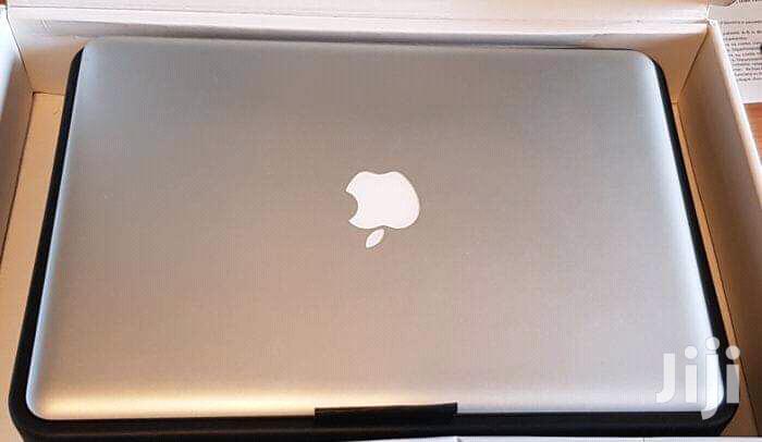 Laptop Apple MacBook Pro 4GB Intel Core i5 HDD 500GB