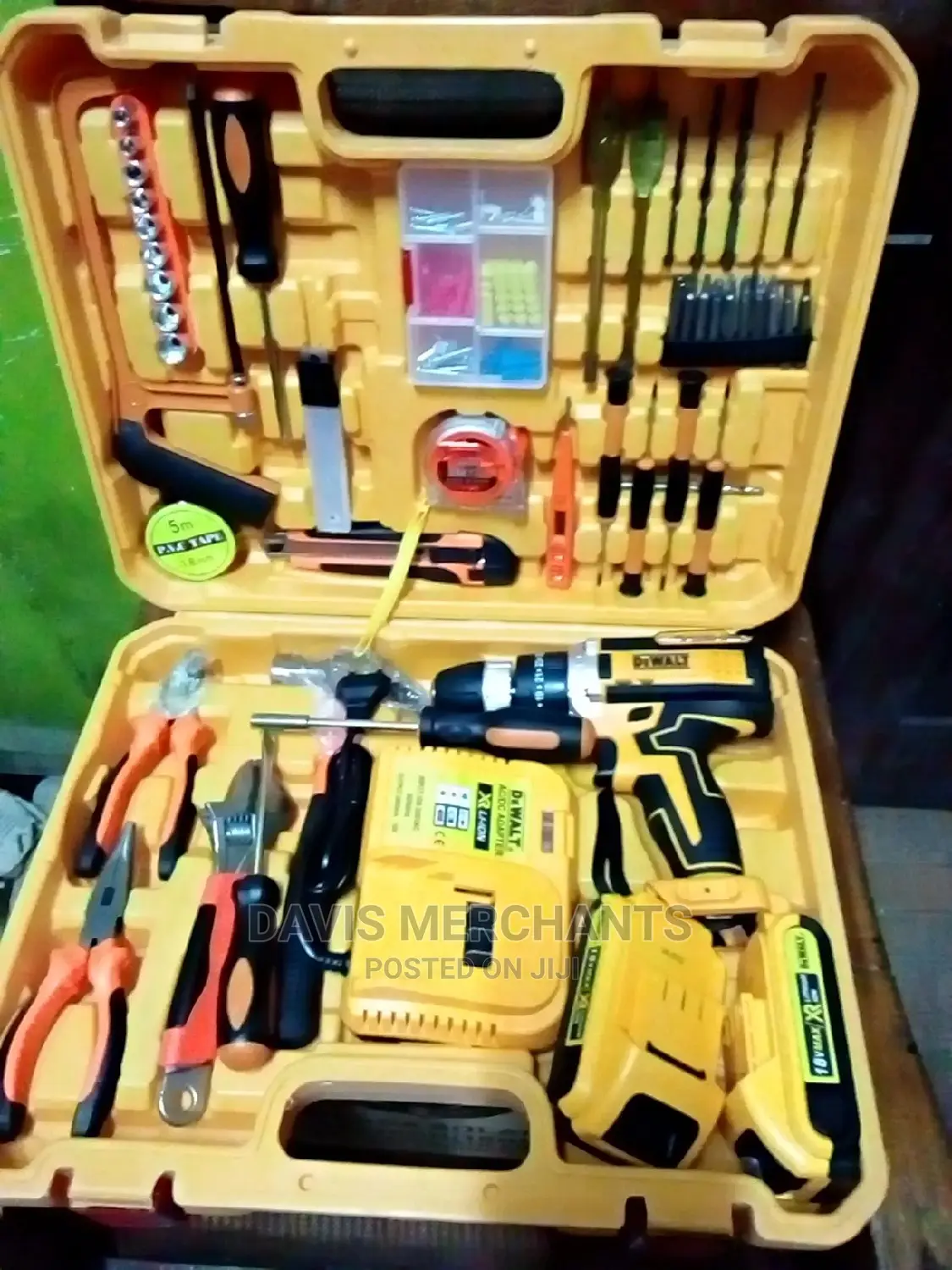 Dewalt Tool Set With a Cordless Drill