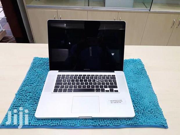 Laptop Apple MacBook Pro 4GB Intel Core i5 HDD 500GB