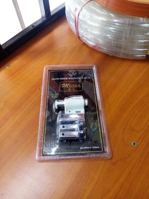 Magnetic Glass Locks - thumbnail 2