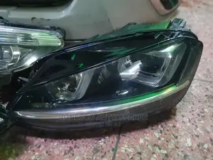Volkwagen Golf 7 Left Xenon Headlight Assembly