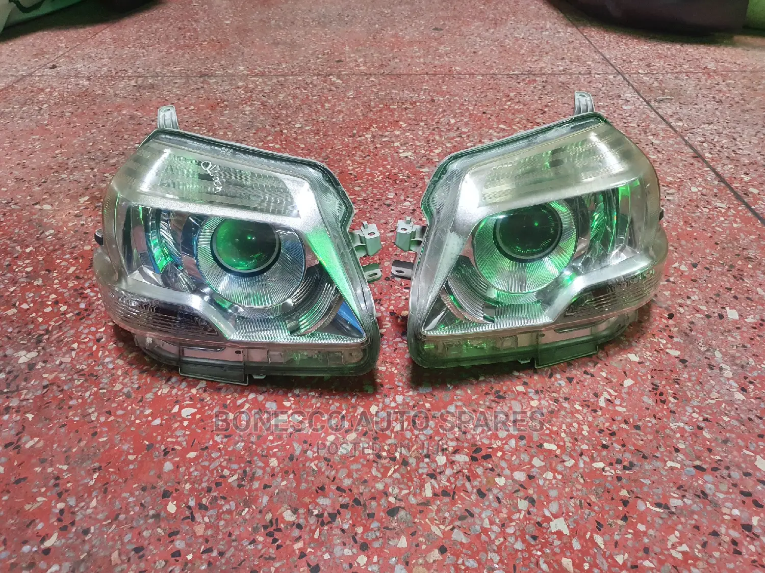 Toyota Sienta 2012- 13 Xenon Headlight Assembly