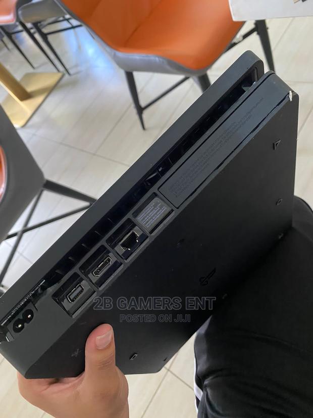 Play Station 4 Chipped, Slim - thumbnail 3