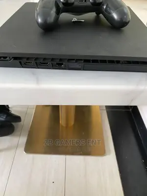 Play Station 4 Chipped, Slim