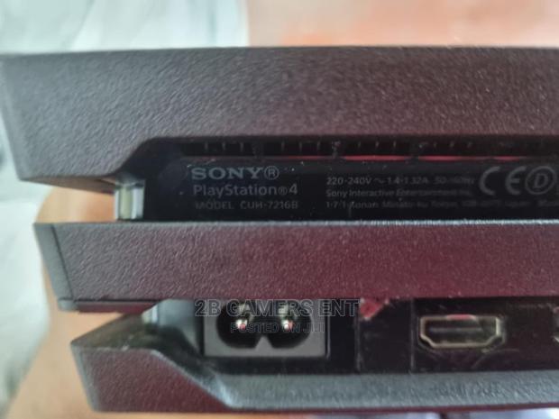 Play Station 4 PRO USED VERSION - thumbnail 3