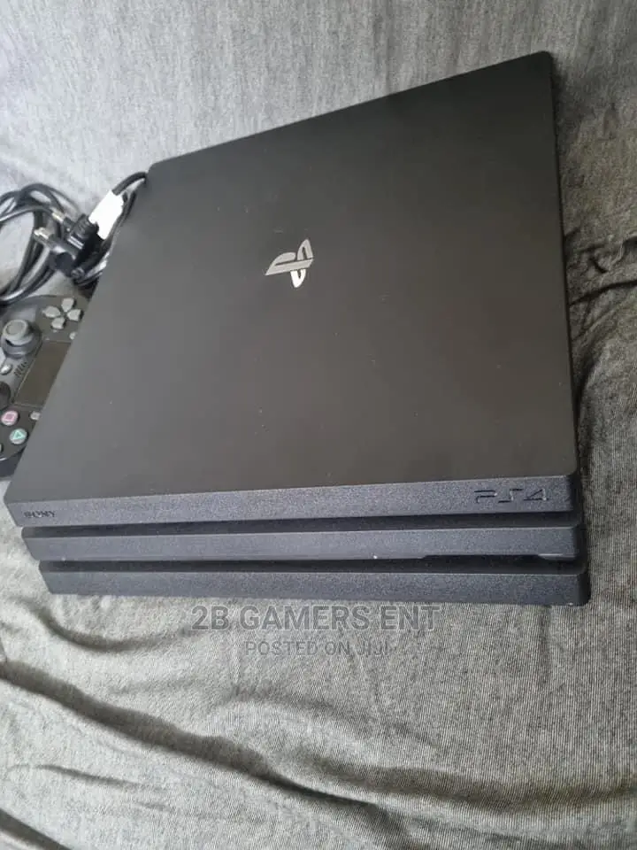 Play Station 4 PRO USED VERSION