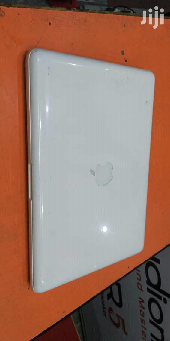 Laptop Apple MacBook 4GB Intel Core 2 Duo HDD 320GB - main view
