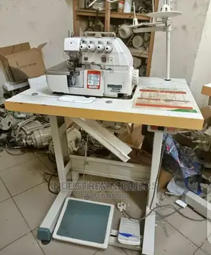 Industrial Overlock Sewing Machine