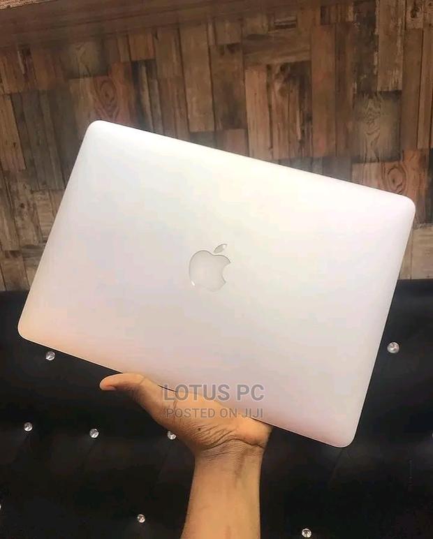 Laptop Apple MacBook 2017 8GB Intel Core I5 SSD 256GB - thumbnail 2